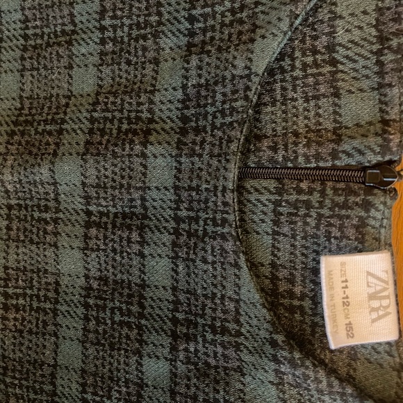 Plaid Short Sleeve Dress with Chain Detail - Picture 2 of 5